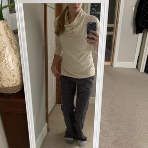 Columbia pullover. Mint condition